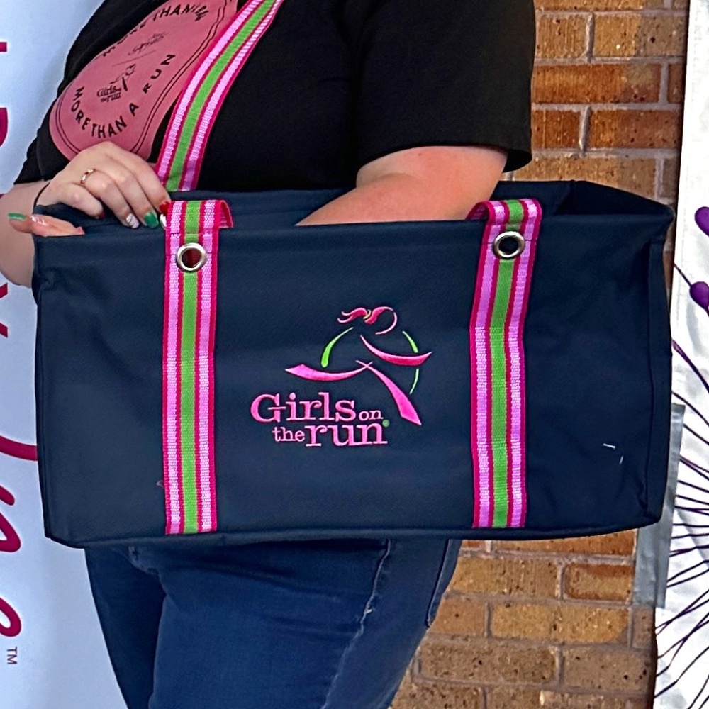 Girls On The Run Navy Medium Utility Tote: Thirty-One